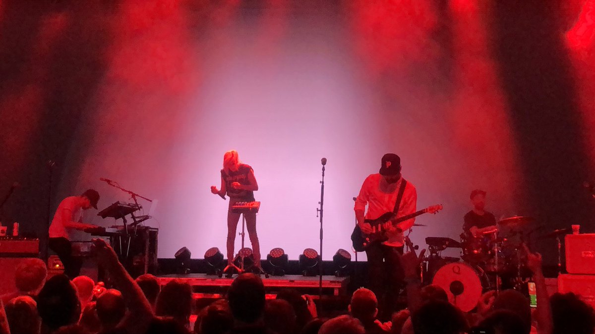 alt965kc's tweet photo. Falling in love all over again with Phantogram. #blockpartykc https://t.co/on2j3pGai8