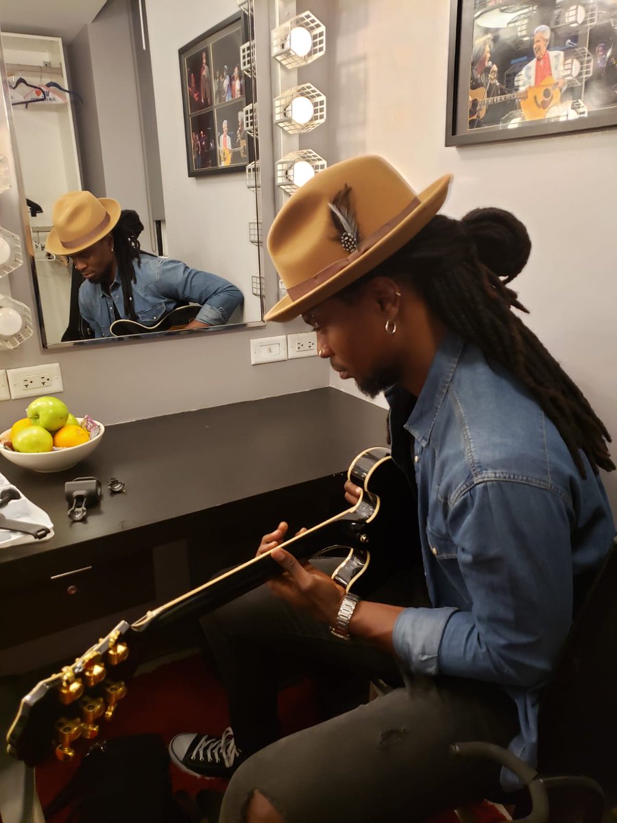 The_Malaika's tweet photo. #CurrentSituation BACKSTAGE ahead of @omaribanksmusic performance TONIGHT at @joespub in NYC !
Joe's Pub at @publictheaterny
425 Lafayette St
New York, NY 10003
USA
#omaribanks #guitarist #musician #singer #anguilla #joespub #halffullorhalfempty #caribbean #athlete #malemodel https://t.co/0RQ4iECLXy