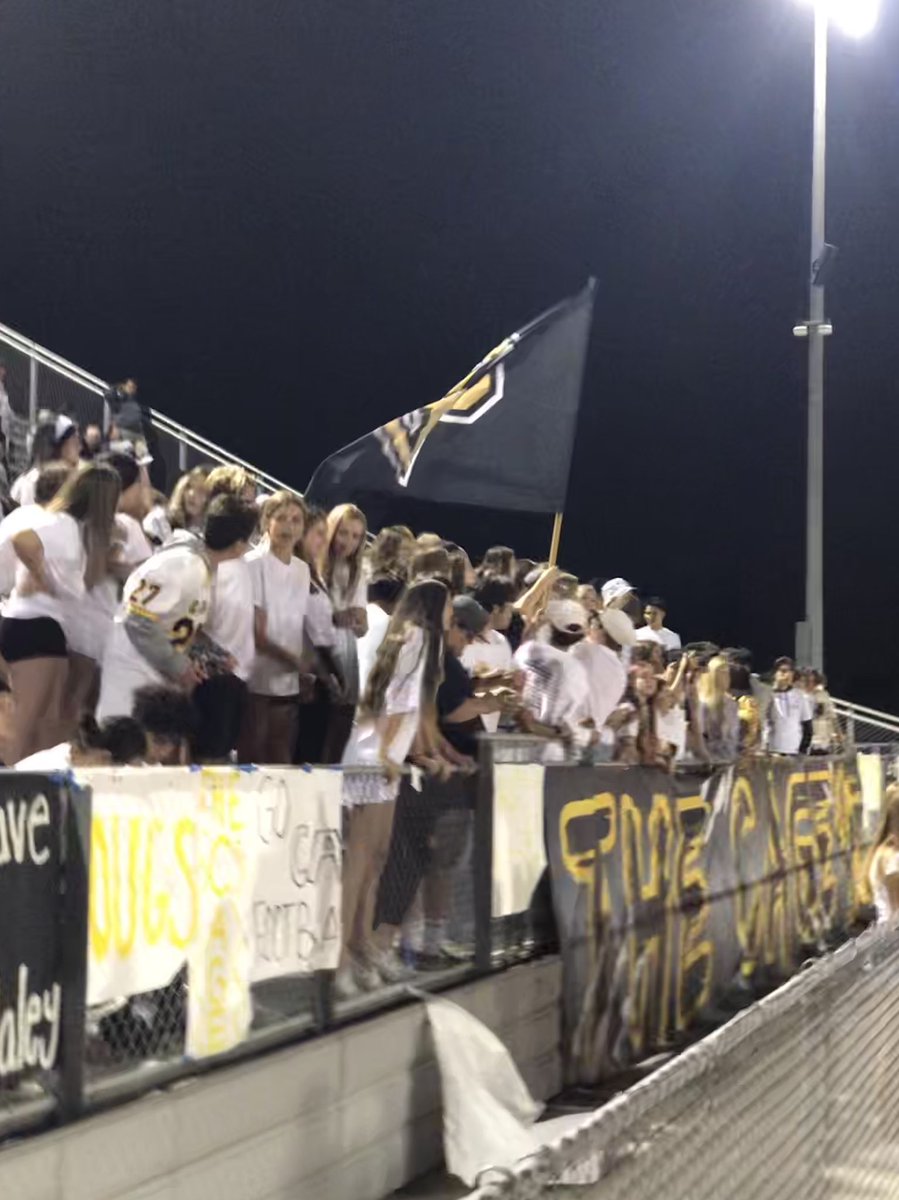 CapoValleyHS's tweet photo. Fly the flag @SoCalSections #WeAreCV #Ocvfans #Cvhscage https://t.co/aINT46f2J9