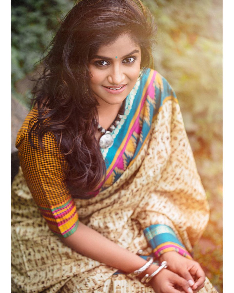 gaikwadsharz's tweet photo. Elegance is not being noticed, it’s about being REMEMBERED
Clicked by @bharatpawar
MUA #ganeshjadhav
styled by #stylistnakshu
#beingme #photoshoot #sareelove #saree #lights #camera #action #actorslife #photography #shoot  #mimarathi #marathimulgi #loveyourself  #lifeisbeautiful https://t.co/ferFMUCTqd