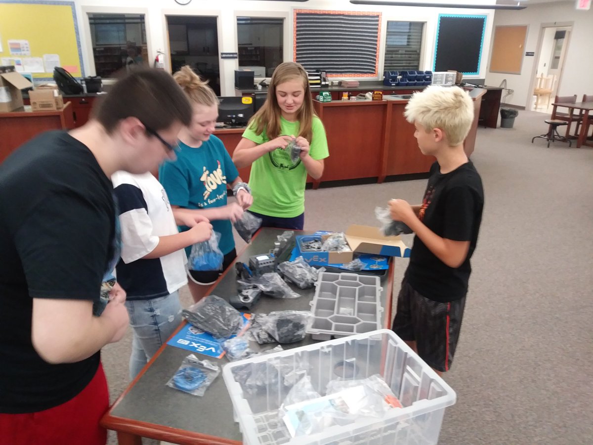 EasternYorkSD's tweet image. RT eyms_york: RT EYMSMediaCenter: We had fun unboxing the VEXRobotics
VexIQ kits today and checking out all of the different hardware!  #eyknightslearn #eyknightscode #robotics