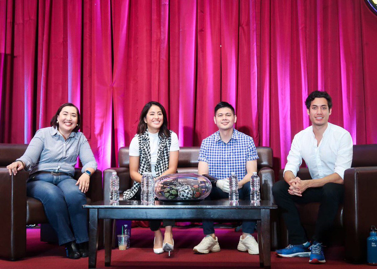 gretchenho's tweet photo. OFFLINE CONVERSATIONS MATTER.
#DigitalLiteracy matters.
Digital is here to stay and is the way forward, but how do we achieve balance between our online and offline lives? In the post-truth era, what do we believe? #digitalwellness #digital360ph #fightdisinfo #mentalhealth https://t.co/VGGkblZtUL