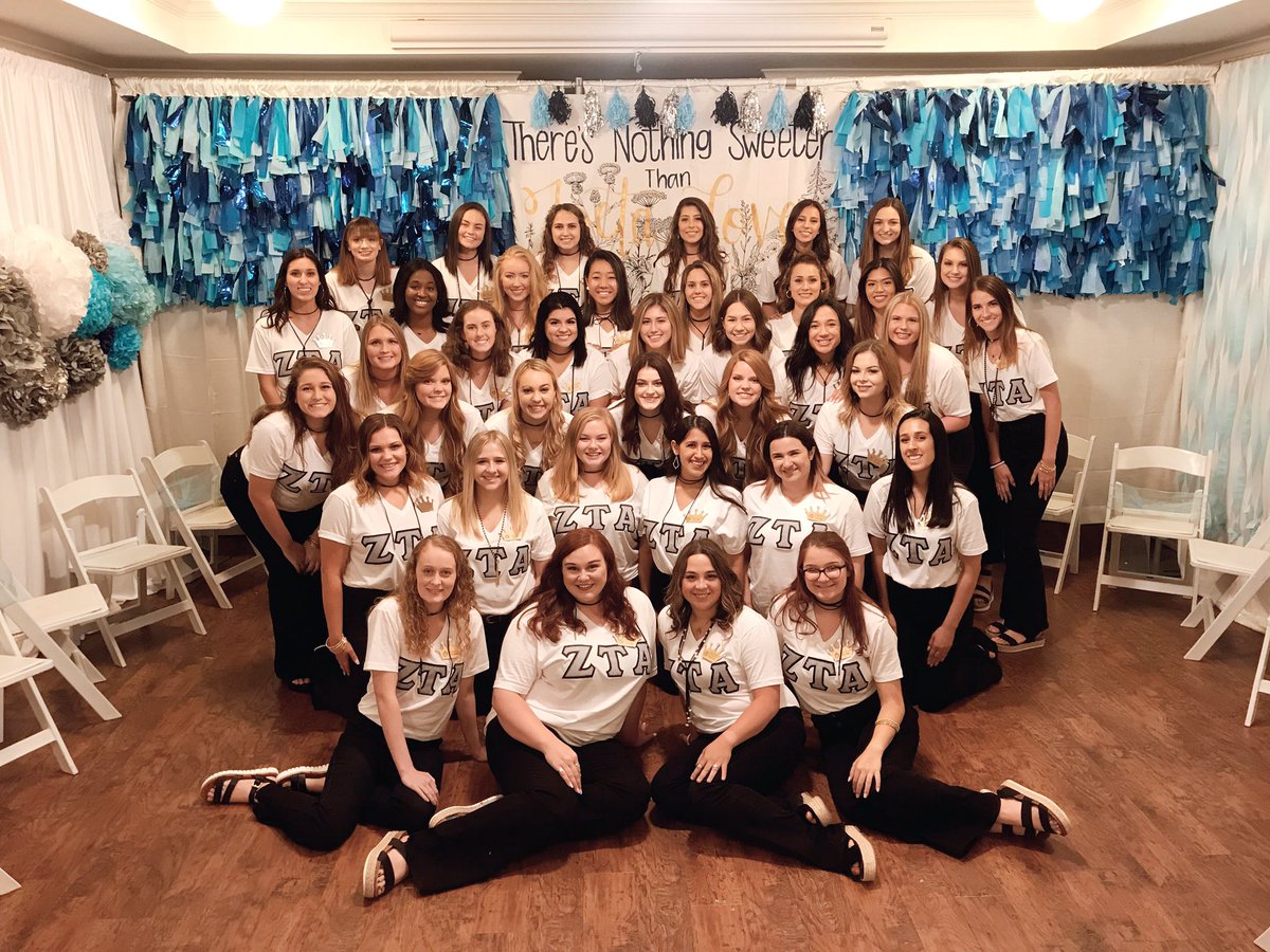 ntxzta's tweet photo. we had so much fun showing PNMs the zeta house today!! we can’t wait to talk about why we think pink tomorrow!! 🌸 #gozta #gogreek #gozeta https://t.co/Gww7HwqKYf