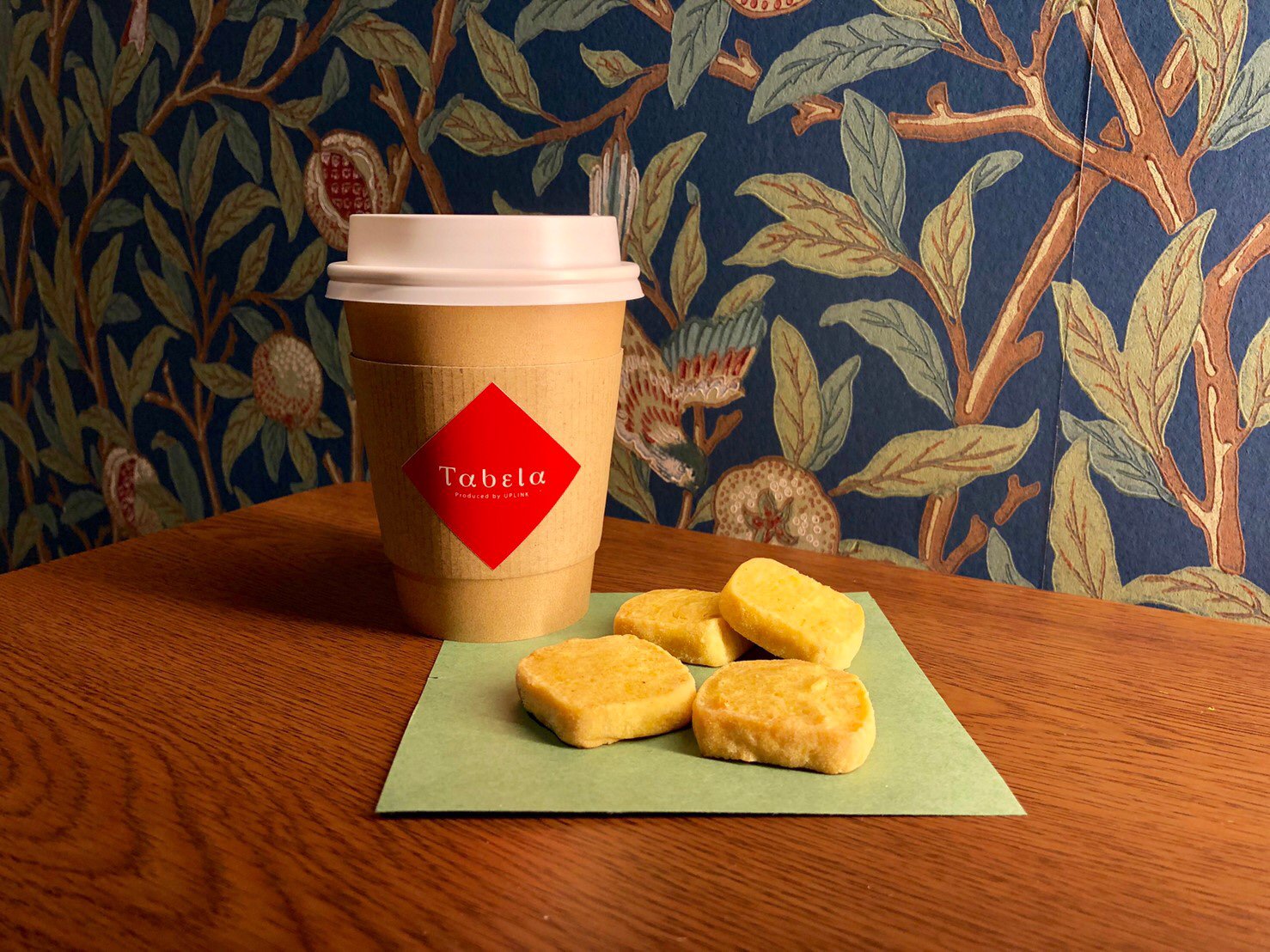 アップリンク吉祥寺 Tabela自家製ソルトクッキー アップリンク吉祥寺コンセッション にて販売中 コクとうまみがほどよく しっとりとやさしい風味のグラナチーズとカレースパイスをきかせた自家製クッキーです ソルトクッキー 300