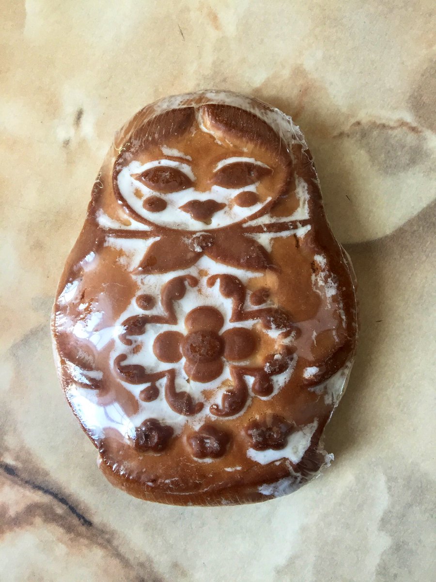 petipaw's tweet photo. #Tula is famous for its #pryanik (printed #gingerbread) & as everywhere in Russia you’ll find people selling produce from their small vegetable gardens on the street. #Moscow https://t.co/vrxWHefJCH