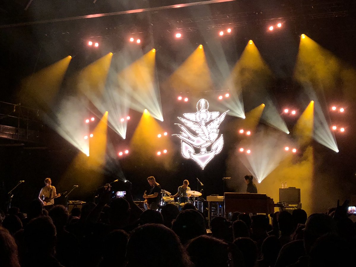 cburch_34's tweet photo. Great show on the Plains! @JasonIsbell https://t.co/gNRlCklOG0