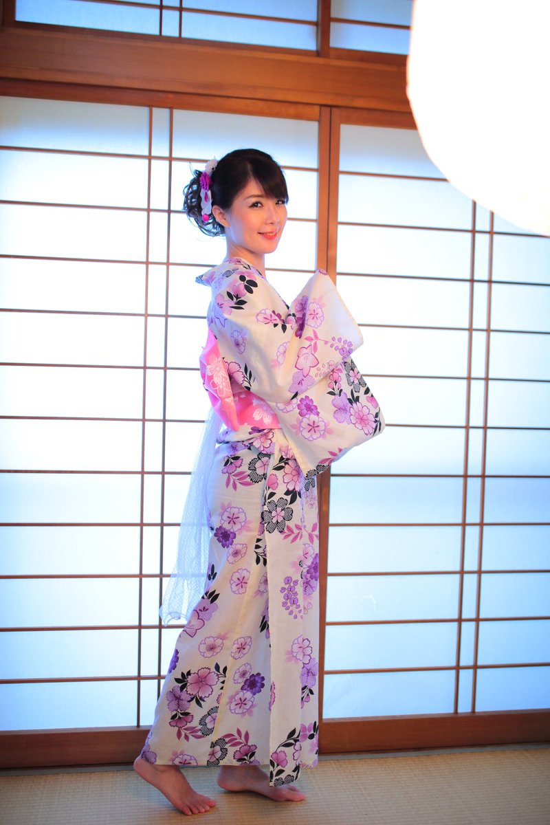 playboyangel720's tweet photo. 今年も浴衣着れました(o^^o)
和室でしっとり(*^ω^*)
photo by ユタカさん
#撮影会モデル 
#写真好きな人と繋がりたい 
#写真で伝えたい私の世界 
#写真で奏でる私の世界 
#浴衣
#浴衣まつり 
#和室 https://t.co/durj7eTX50