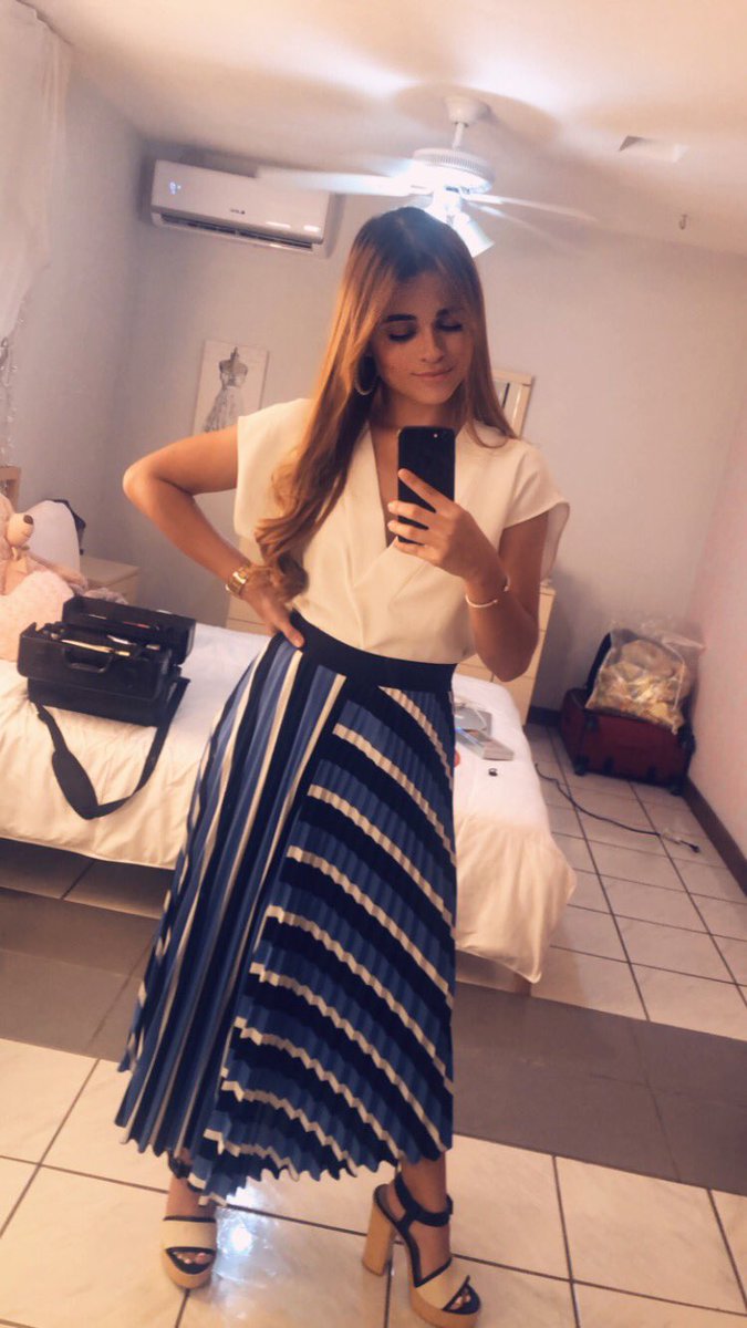 n_bachier's tweet photo. no se da todos los días, pero hoy fue un buen outfit/makeup day 🦋✨ https://t.co/WrxvteWktm