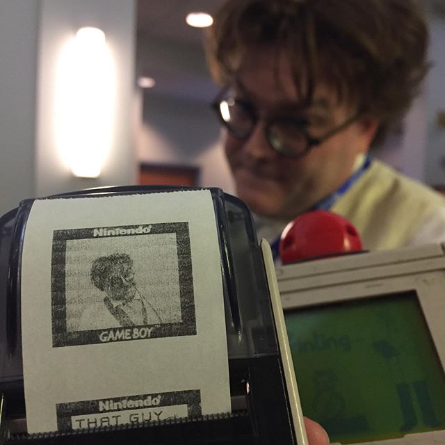 ThatGuyWithAGa1's tweet photo. Thanks Rikki Simons @rikkisimons .
.
.
.
.
.
.
.
#animecalifornia #rikkisimons #gir #invaderzim #voiceactor #anime #gameboyprinter #gameboy #gameboycamera #nintendo #videogames #gaming #technology #oldschool…
📸 https://t.co/SDzneBbJIR via https://t.co/TFZsPjASnY https://t.co/cGZ563KPLm