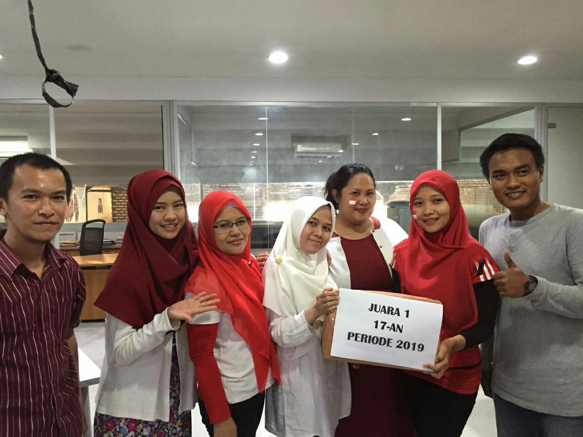 littleanday's tweet photo. Bersaing untuk meraih kemenangan dalam lomba 17 Agustus itu sudah biasa, akan tetapi yang paling penting adalah memupuk solidaritas sesama peserta lomba, sehingga kesetiakawanan dan persatuan tetep berhasil. #17anMantap #DirgahayuRI #HUTRI74 🇮🇩 @BankMantap_id https://t.co/ty5SyRyQ0d