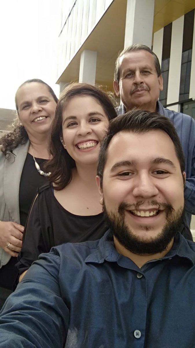 tita_navarro's tweet image. Hoy fue un gran día @Laboratoriala gracias por esta nueva oportunidad de descubrimiento, @mcostach gracias por creer en las mujeres para crear esto...amor @Kaisermagnus te amo, gracias!! @ClauGarfiasMx lo hicimos!! #CodingLikeAGirl vamos por más