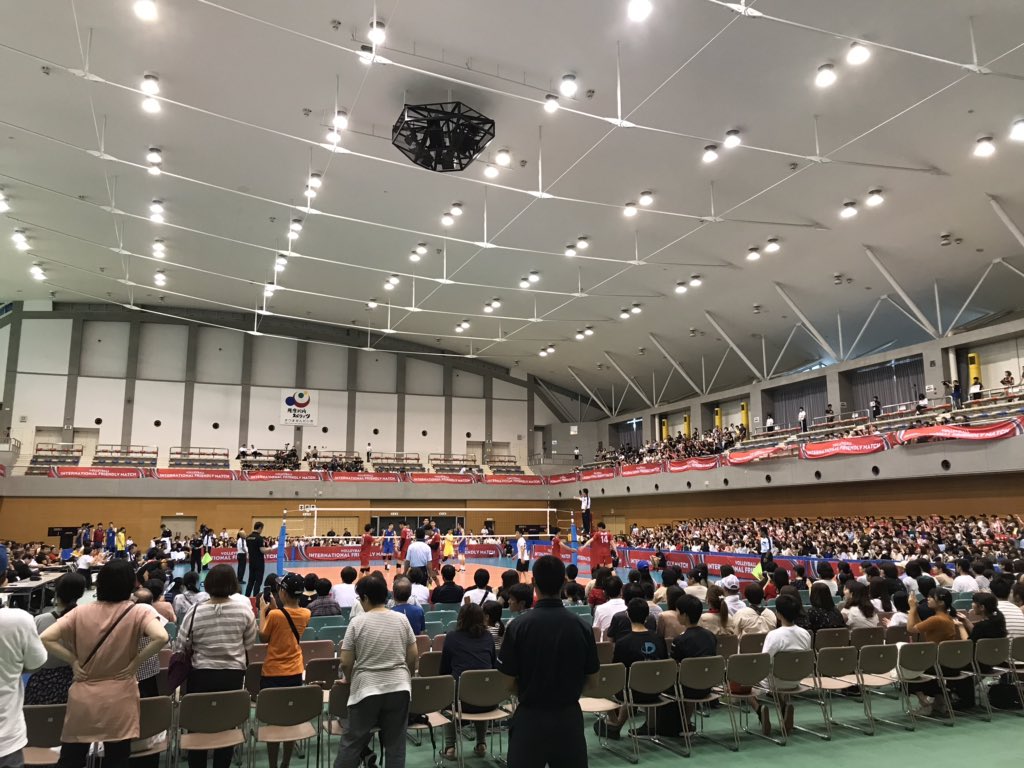 柄谷雅紀 バレーボール男子の親善試合 日本vs中国 薩摩川内 キャパ30人の席がガラガラです テレビもネット配信もなし バスケットボールは２日前にさいたまスーパーアリーナで人越え テレビ中継もありました この歴然とした差 バレー協会