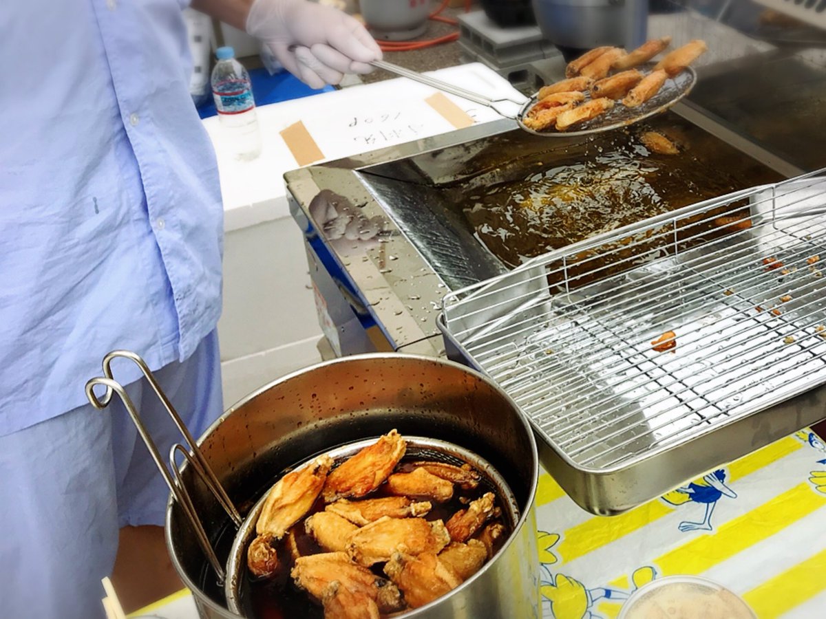 albirex_pr's tweet image. 【ちゃんこ大翔龍🍲😋】
自慢の #塩ちゃんこ 🍲 名物 #手羽先の唐揚げ の大人気グルメがビッグスワン🏟に登場しています🤩🤩🤩
売り切れ必至‼️
お早目にお買い求めください💨🏃‍♂️
#選手もおすすめ
#albirex #大翔龍 #swannow #走れ #ニイガタ流儀