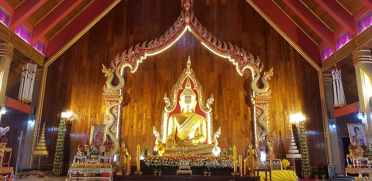 Boy88669793's tweet photo. วัดมหาวนาราม ความหมายของวัดแปลว่า ป่าใหญ่ หรือที่เรียกกันจนติดปากว่า "วัดป่าใหญ่"
ยกฐานะขึ้นเป็นพระอารามหลวง    เมื่อวันที่ 31 พฤษภาคม พ.ศ. 2521
    ปูชนียวัตถุที่สำคัญ คือ พระเจ้าใหญ่อินทร์แปลงเป็นพระพุทธรูปปางมารวิชัยลักษณะศิลปะแบบลาวที่ศักดิ์สิทธิ์ https://t.co/qX6DLRi7RW