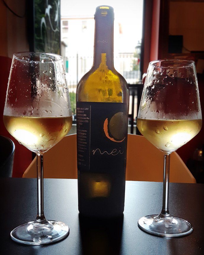 MeiWines's tweet photo. Double Mei!
Da oggi puoi ordinare la tua bottiglia di vino Mei in comoda confezione da 2 bottiglie (invece di 6):
https://t.co/2GdA8H2ouE
#vinobianco #meiwine #vinoitaliano #vinoonline #winelover #berebene #falanghina #malvasia https://t.co/r5G5qOaPWL