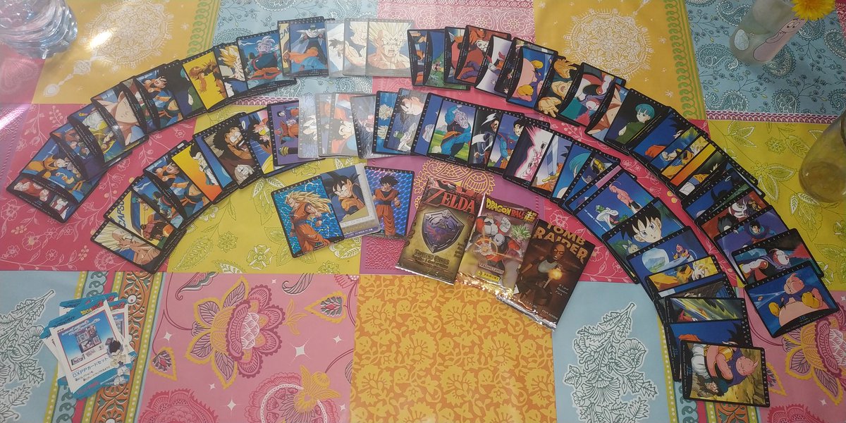 Nostalgeekat's tweet image. Mon arrivage du jour ! 
Des #cardass #DBZ 😍
J'ai loupé un gros lot dernièrement pour cause de vacances 🥴 mais j'ai trouvé ça en rentrant et je suis plutôt content
En + 3 petits paquets en cadeau, des cartes #DBS sympa, des FF dans le paquet Zeldieu et des TR bof mais #Retro 😉