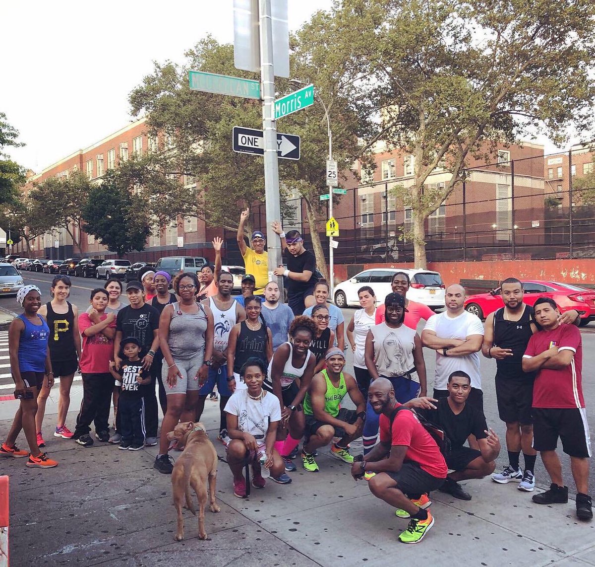 BronxSole's tweet photo. Tuesday run #bxrun #runthebx #bxhistory #knowyourhood https://t.co/3SDy8YPEjW
