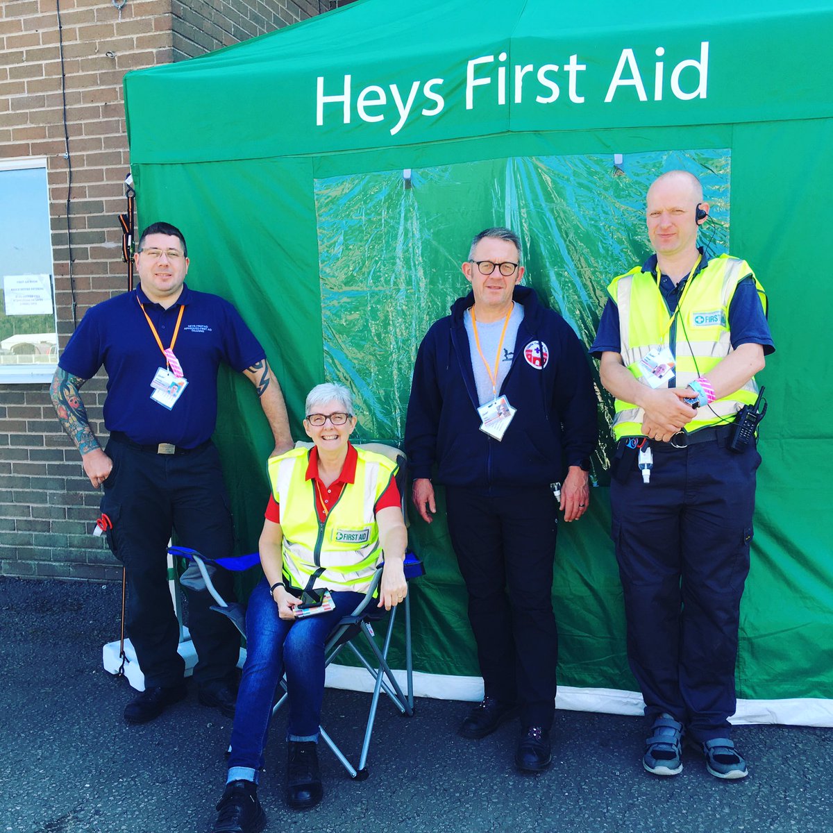 devotedevent's tweet photo. Hopefully you won’t need these lovely people today. But they’re situated outside the info desk. 
Say hi to Simon, Gary, Nikki and Woody. @HeysFirstAid #devotedevent #dve19 #devotedheros 🤕🤒🤢 https://t.co/ID6H8ERmk4