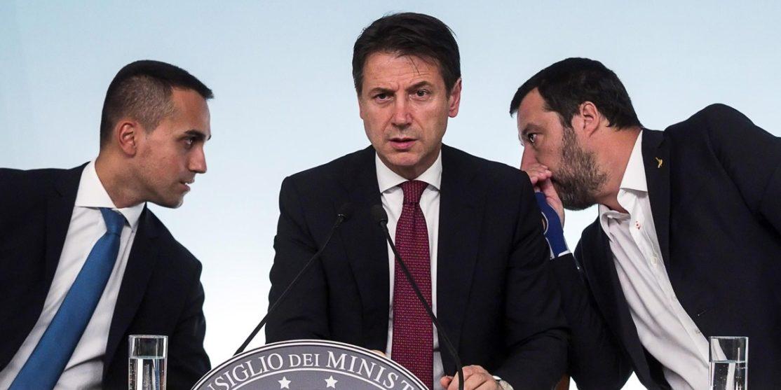 Fare i conti con la recessione
dinamopress.it/news/conti-la-…
La maggior parte delle analisi della crisi politico-istituzionale italiana dimenticano un fattore di decisiva importanza per la sua comprensione: lo spettro della recessione globale
di <a href="/PaoloScanga/">Paolo Scanga</a> 
#24agosto
#crisidigoverno