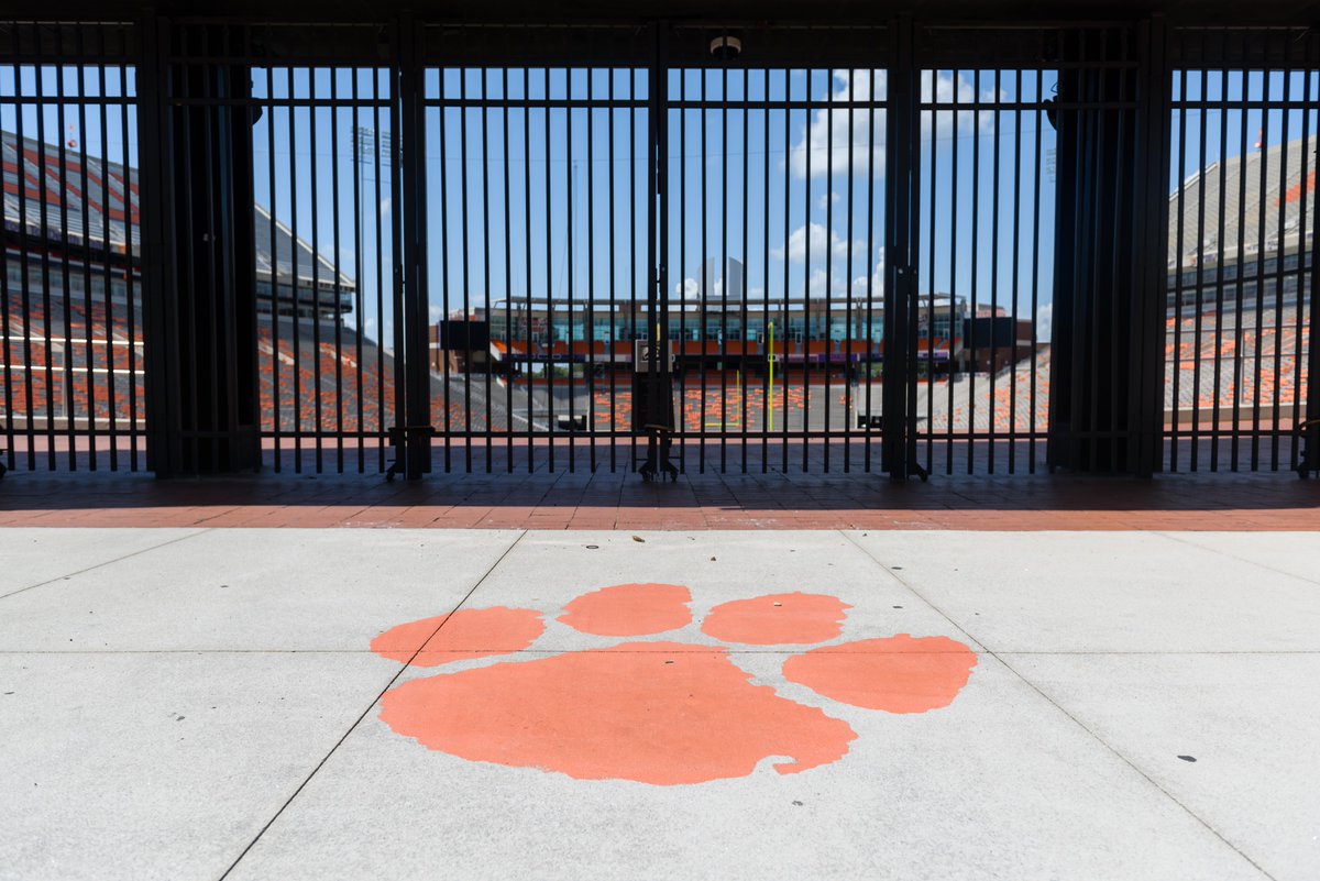 ClemsonUniv's tweet photo. RT if you are #ALLIN https://t.co/2J4zFNkv51