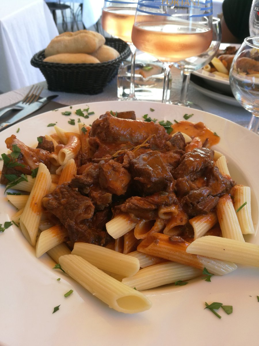 tikehau_pf's tweet photo. Incontournable si tu viens à Sète ; il faut goûter une #macaronade 😍

#Saintlouis2019 #Sète #restaurant #foodporn https://t.co/yHKwXKhvCy