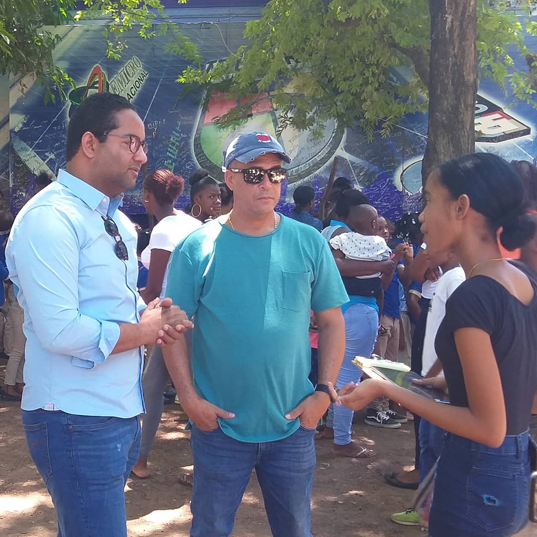 BennyMetz's tweet photo. Con la #RutaTelemicro en la comunidad de #NajayoLaPlaya para el disfrute de los niños de esta comunidad, gracias a las gestiones de #JoseRamon próximo alcalde de Nigua.
#NajayoSUMA #NiguaSUMA https://t.co/lLkJJLQ1Ys
