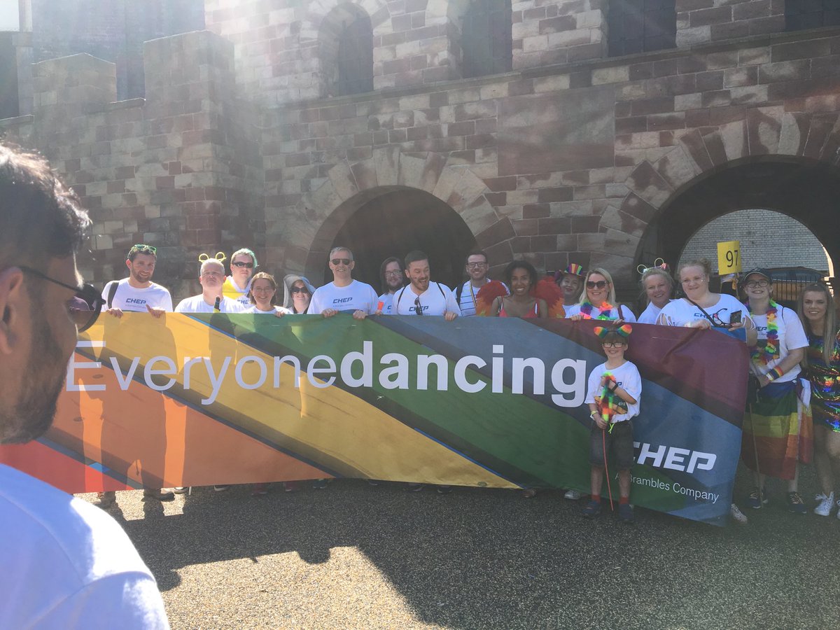 janetpooley's tweet photo. Just about to start #everyone dancing ⁦@ManchesterPride⁩ ⁦@CHEP_UKI⁩ https://t.co/jwYtY6rHkn