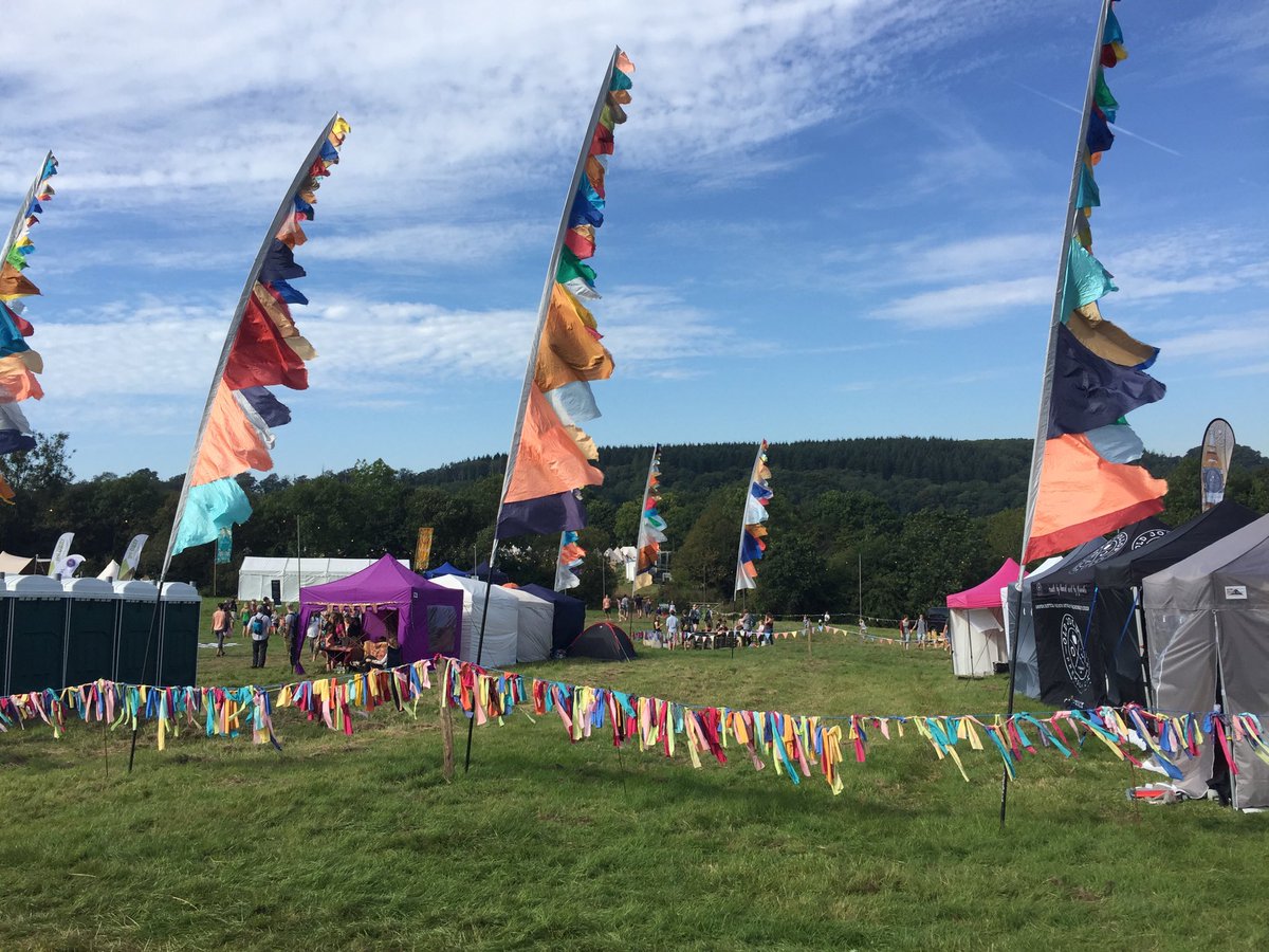 vjandfizz's tweet photo. Enjoying the food, fun &amp; sun ⁦@rivercottage⁩ festival today #RiverCottageFest ☀️ https://t.co/MDVIwph18R