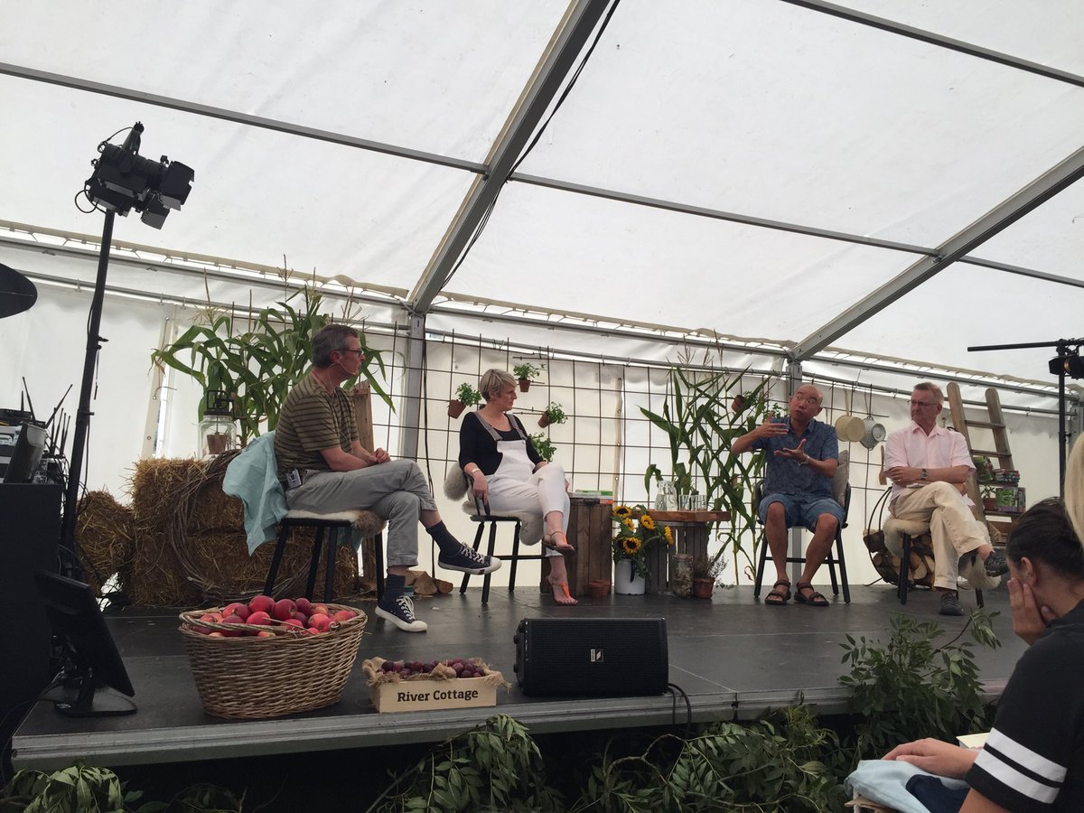 vjandfizz's tweet photo. Enjoying the food, fun &amp; sun ⁦@rivercottage⁩ festival today #RiverCottageFest ☀️ https://t.co/MDVIwph18R