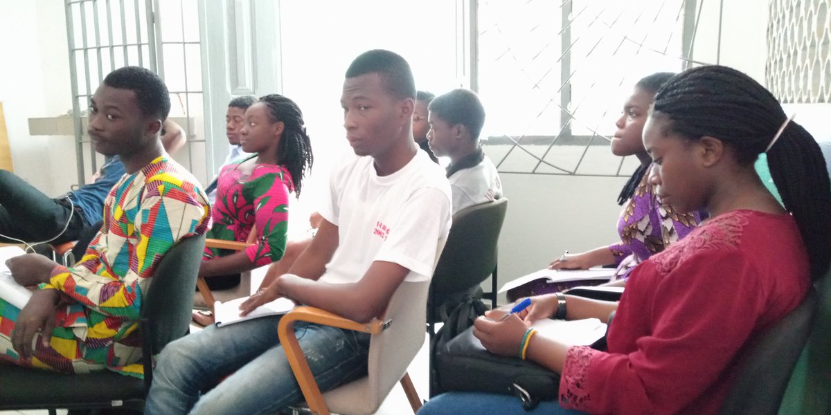 DashmakeStartup's tweet photo. Learning never finishes at the #TeamDash. How to manage your time and money?
#TraningTime #SaturdayMotivation https://t.co/EArVrKVB7z