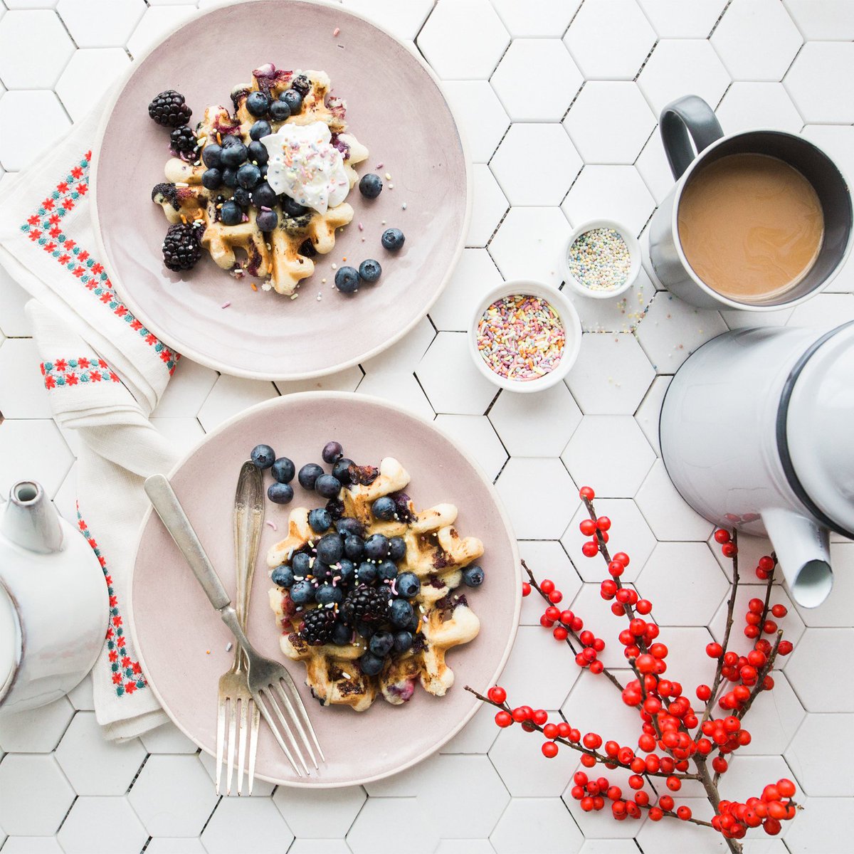 Waking up early to the smell of coffee and waffles is, perhaps, the finest of all simple pleasures. Pairing fresh fruit with waffles just makes it that much more special. Celebrate National Waffle Day with breakfast essentials from Harmony Co-op. https://t.co/9mjTcMCWgZ