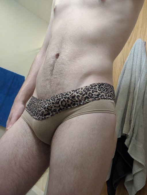 #gay #twink #femboy #sissy #ddl #introvert #bulge #sub #switch #gay #gaykink #gaykinky #sissy #sissyfag