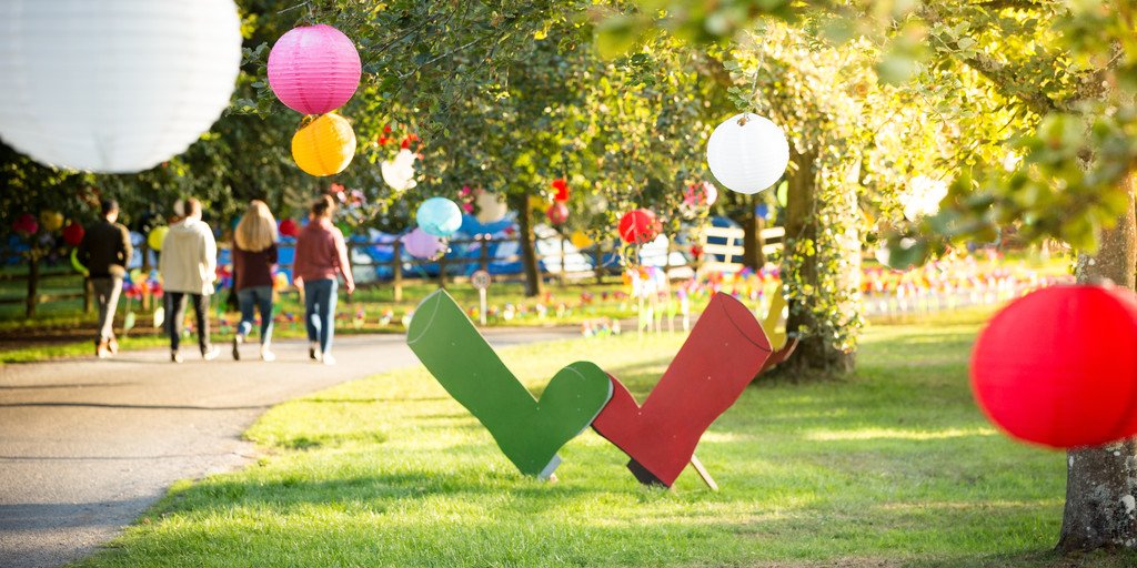 Girlguiding's tweet photo. This weekend Guides and Rangers from across the UK are headed to our activity centres for #WelliesAndWristbands, our guiding festival! Find out more about the things your daughter might do when she joins Girlguiding... https://t.co/MbLYYVycRp https://t.co/4Eq9eFpcLw