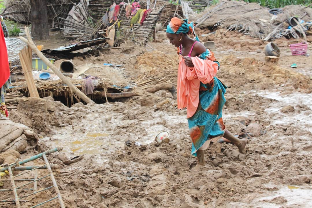 ProjectRawNG's tweet photo. Floods update:Floods affects more communities in Nigeria. https://t.co/MVzaMnJL9K  - #ProjectRawNigeria https://t.co/Be0uegmafN