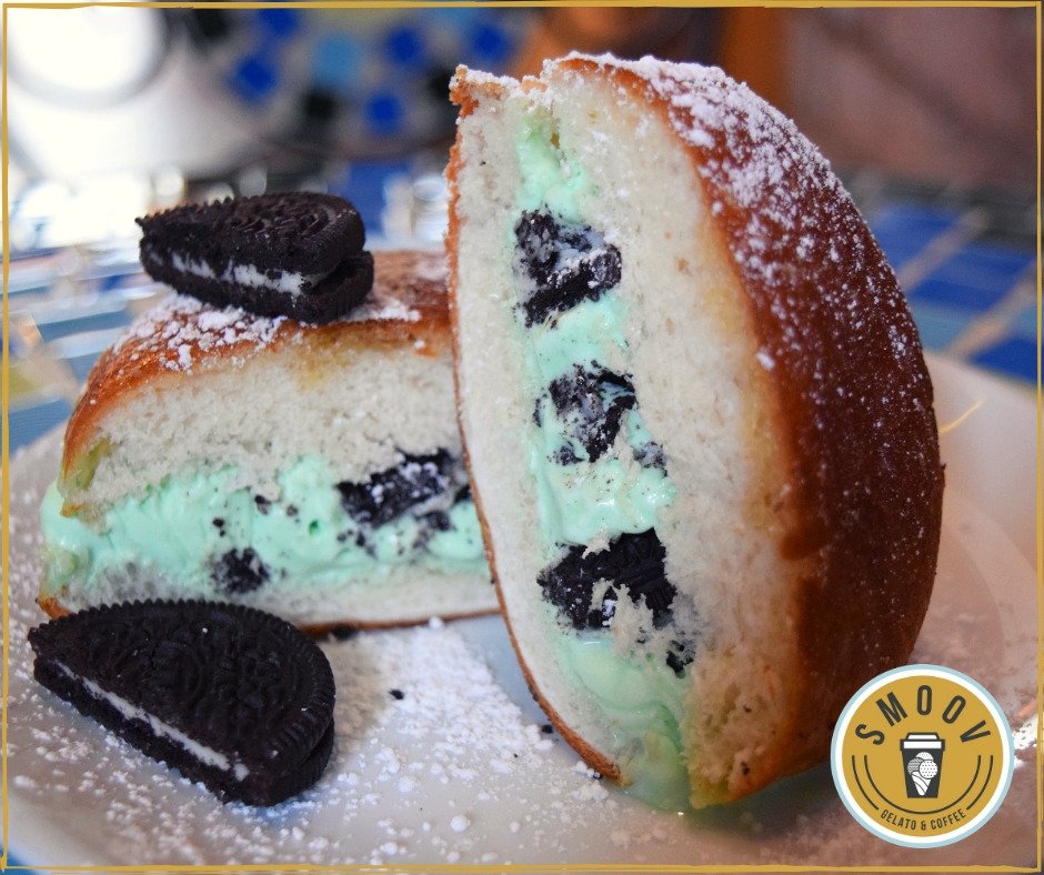 #COMPETITION We’re giving away a #Gelato Stuffed Doughnut to 1 lucky winner. Choose from 3 flavours: Oreo &amp; Mint, Snickers &amp; Chocolate, Kinder Bueno &amp; Nutella. Entry: Like &amp; retweet, follow us &amp; tag a friend in the comments. Good luck! Winner announced Fri 30th Aug #Edinburgh
