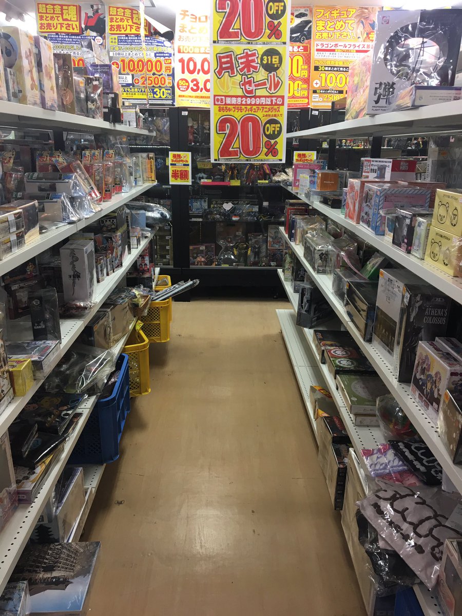 enterking1068's tweet photo. おもちゃ・フィギュアコーナーのブース変更しました！
乱雑に置かれていた商品もスッキリ！
綺麗に陳列が��来るようになりました！
是非一���ご来店下さい！
#エンターキング #西新井 https://t.co/siumzqwGe0