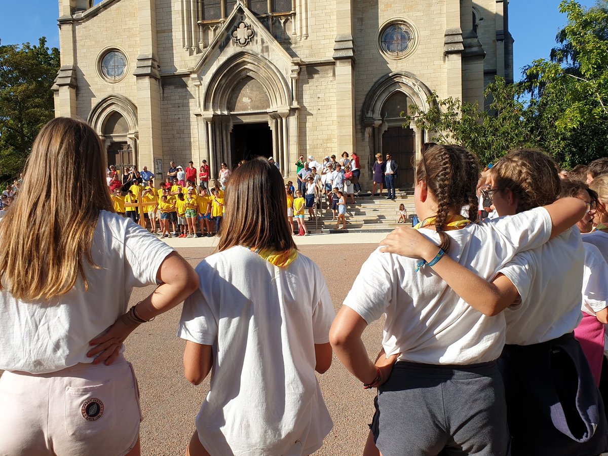 IreneedeLyon's tweet photo. Clôture de l'édition 2019 du #pelevtt du @diocesedelyon
Rendez-vous l'an prochain dans le Roannais puis... à Rocamadour ! https://t.co/nRzQr3lDDU