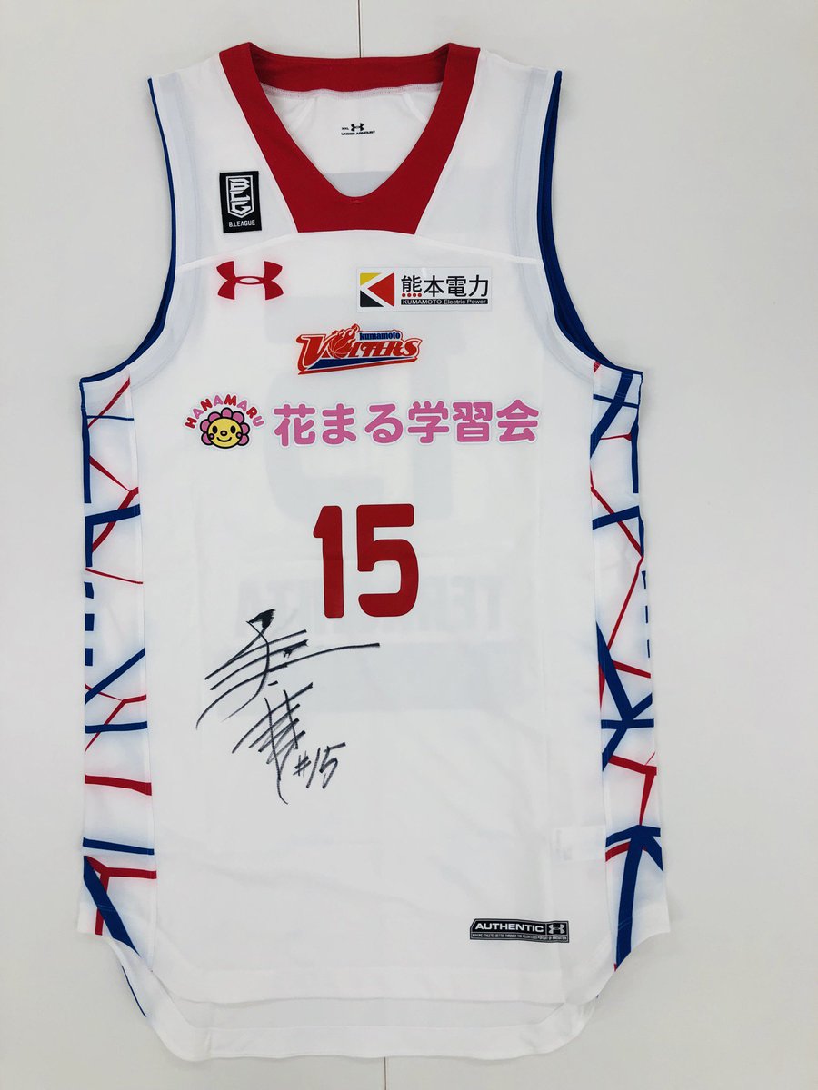 Kkt熊本県民テレビ 公式 24時間テレビin熊本 イオンモール熊本 では明日もステージイベントがあるたん 14時30分からのチャリティーオークションでは 熊本ヴォルターズの選手のサイン入りユニフォームやtシャツも出品されるよ 24時間テレビ 熊本 Kkt