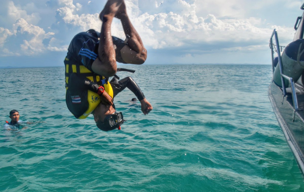 sillslyna's tweet photo. 1.2π²πΎPulau Tengah, Mersing
Ia bukan sahaja mempunyai keistimewaan dan keunikan tersendiri tetapi turut mengungkapkan keindahan serta mampu membuatkan jiwa dibuai rasa terpesona.
#visitjohor #jomtravel #checkpoint4 #exploretrip #jommasukpulau #tripMCF https://t.co/Q27rLBqZDt