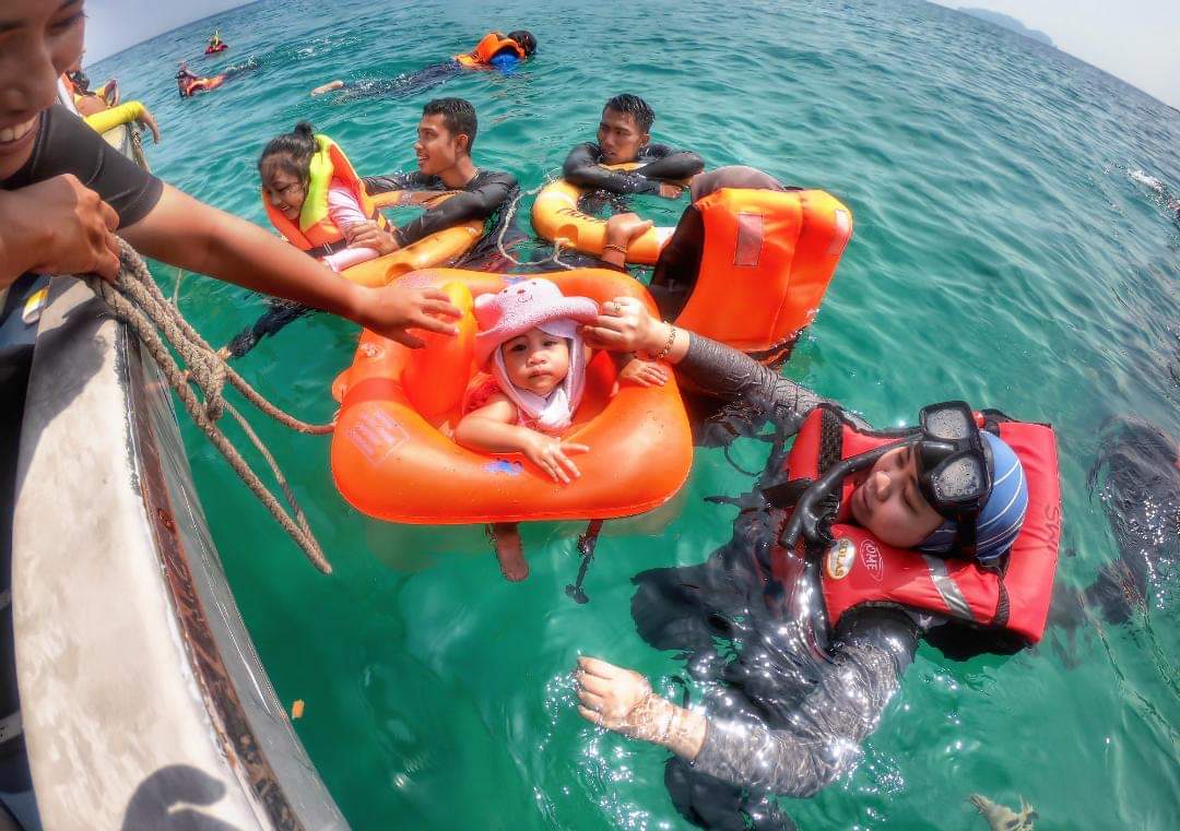 sillslyna's tweet photo. 1.2π²πΎPulau Tengah, Mersing
Ia bukan sahaja mempunyai keistimewaan dan keunikan tersendiri tetapi turut mengungkapkan keindahan serta mampu membuatkan jiwa dibuai rasa terpesona.
#visitjohor #jomtravel #checkpoint4 #exploretrip #jommasukpulau #tripMCF https://t.co/Q27rLBqZDt