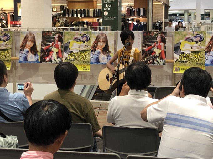 Twitterのコスプレ画像18