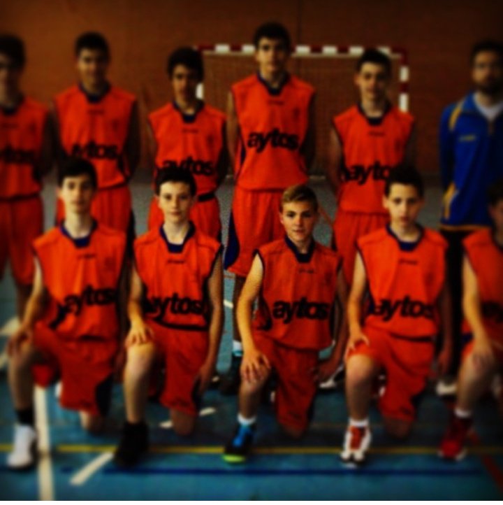 El día 2 de Septiembre volvemos a los entrenamientos.
Proximamente pondremos los horarios de cada equipo.
Mientras tanto seguimos con nuestras fotos de otras épocas
de este club.