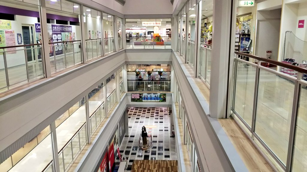 Ichikawa Tamotsu 千葉県のいわゆる 廃虚モール 廃墟 イオン イオンモール富津 富津市 Ichikawa Tamotsu 千葉県のいわゆる 廃虚モール 廃墟 イオン イオンモール富津 富津市