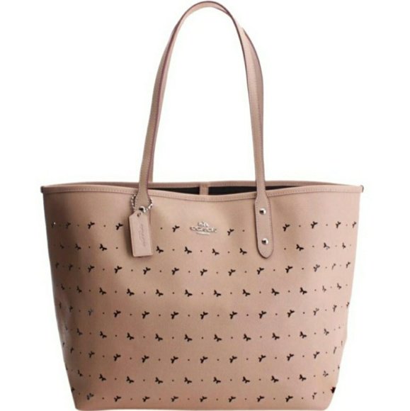 geeko_friendly's tweet image. So good I had to share! Check out all the items I&apos;m loving on @Poshmarkapp #poshmark #fashion #style #shopmycloset #coach #betseyjohnson #monsoon: posh.mk/ENkCytNqpZ