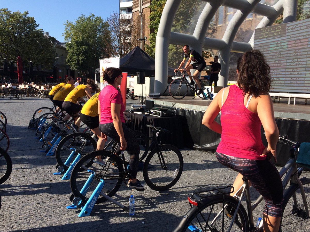StudioMosgroen's tweet photo. Fietsen voor het klimaat en meer op de Neude. Ik sta bij de stand van@klimaatgesprekken. #cycleforclimate #c4c https://t.co/dBygfbcN2P