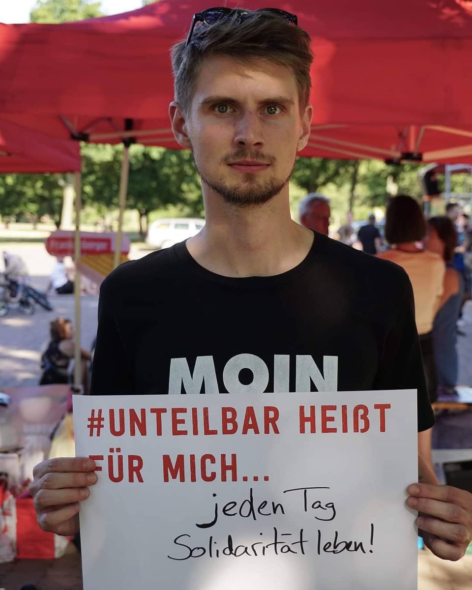 linksjugend_sn's tweet photo. Heute alle nach #Dresden zu @unteilbar, die Großdemonstration startet 14 Uhr am Altmarkt! Und warum das Ganze? Das sagen euch unsere jungen Kandidierenden. 😊
Wir sind dort auch mit einem Stand vertreten und parallel sind wir auch das ganze Wochenende auf dem #Hechtfest. 🖐🏽 https://t.co/pSUZyo9pVS