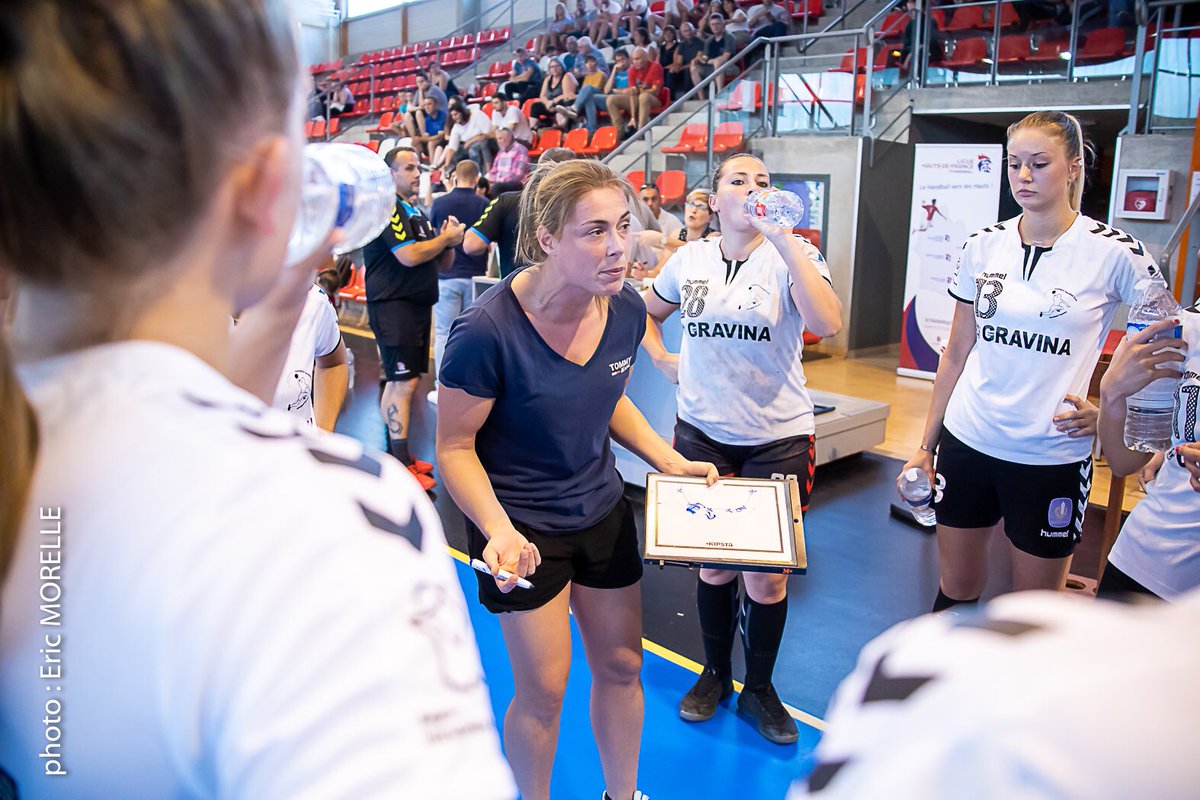 harneshbc's tweet photo. [ NATIONALE 1 ] 
Retour en images sur le Challenge Thierry Micolon ! 
Victoire de la N1 face à Bully-les-Mines 22 - 33 !  💪⚫️🔴

📸 @EricMorelle 
#TEAMHHBC https://t.co/05TwfGGnE8