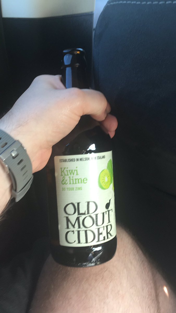 bluebird1899's tweet photo. Going down a treat 🍏🍎🍏 https://t.co/xYFEOHI5NG