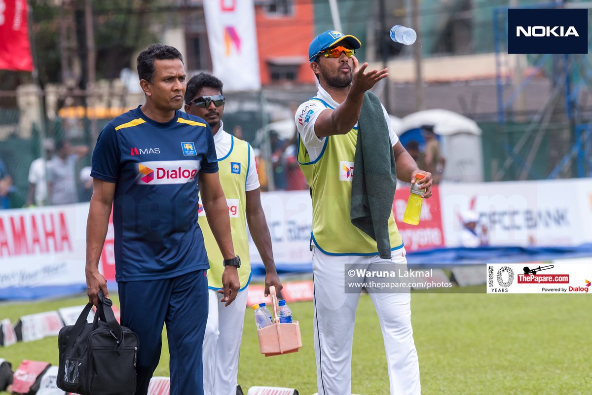 ThePapareSports's tweet photo. #SLvNZ #WTC21
Carrying drinks ✅
Donning the gloves ✅
Are you happy to see @chandi_17 back in the middle for Sri Lanka?
Watch LIVE 👉 https://t.co/2OZxhhbUUC https://t.co/3wUd0waoBw