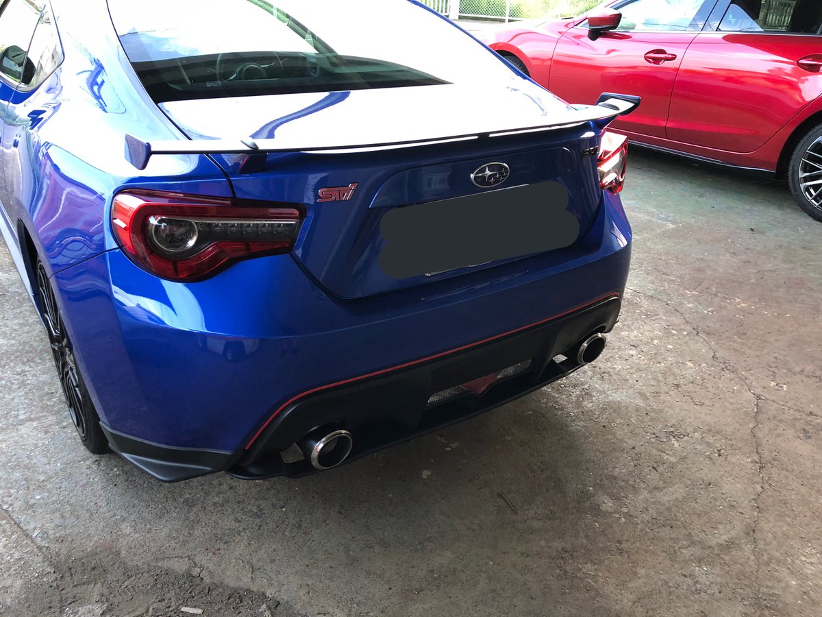 げんき 定番のts風レッドモール施工やってみた 赤が入っただけで凄い引き締まる かっこよすぎ Brz Subarubrz Brz乗りと繋がりたい